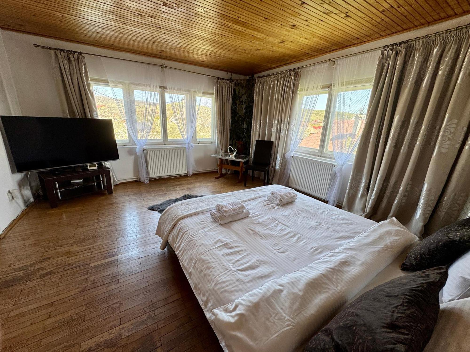 Vila Cozy, Panorama Superba, Gratar Si Relaxare Piatra Neamţ Esterno foto